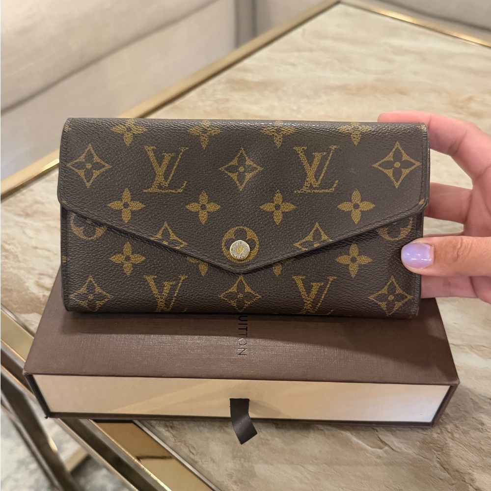 Louis Vuitton Monogram Canvas Sarah Wallet